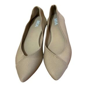 NWOT MIA ELANNA Dark Sand Mesh Pointed Flat, Size 9
